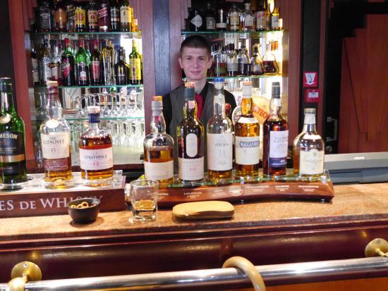 Le Charlie's Bar
