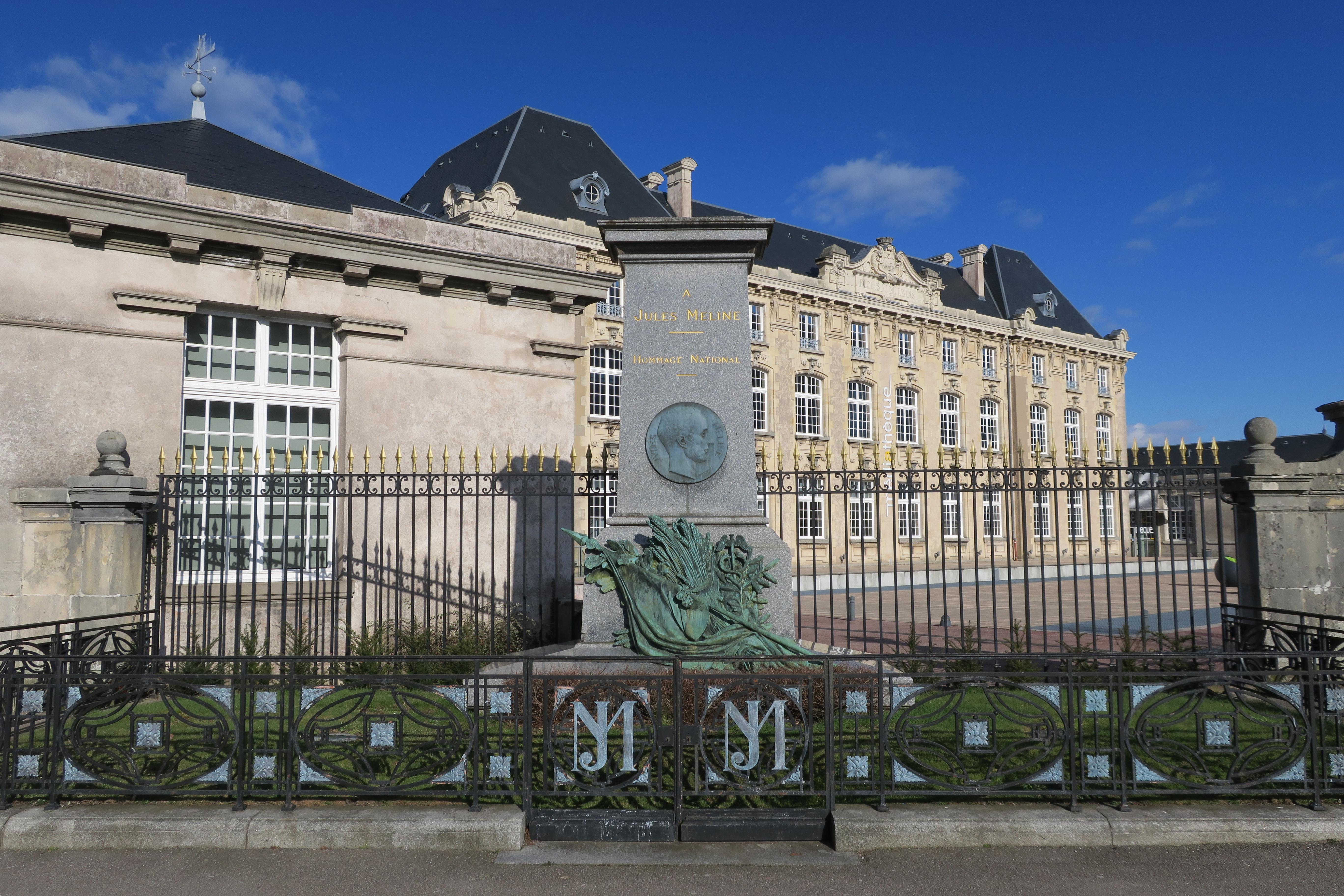 monument to Jules Meline