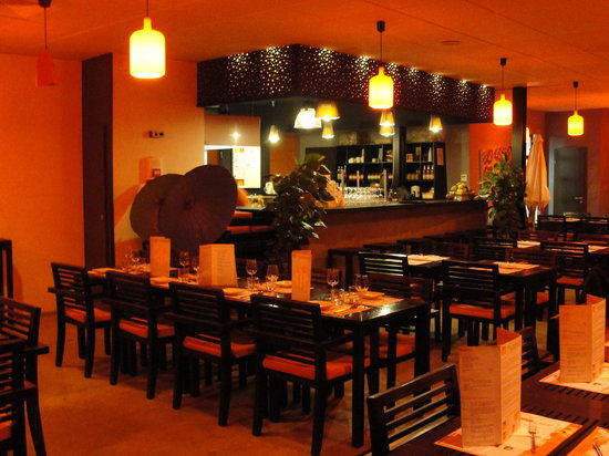 PUM Thai Restaurant & Cooking School